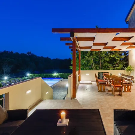 Holiday House With Heated Pool In A Rural Setting Poljica (Zadar)