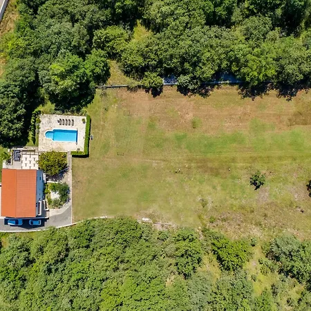 Holiday House With Heated Pool In A Rural Setting 펜션 Poljica (Zadar)