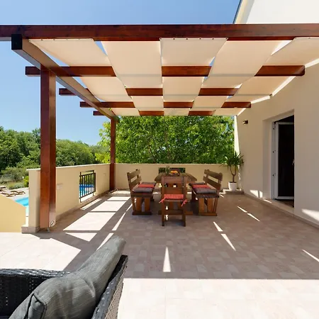 펜션 Holiday House With Heated Pool In A Rural Setting