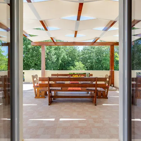펜션 Holiday House With Heated Pool In A Rural Setting *
