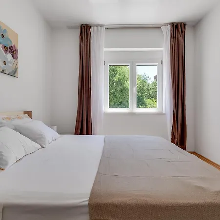 Holiday House With Heated Pool In A Rural Setting Ferienhaus