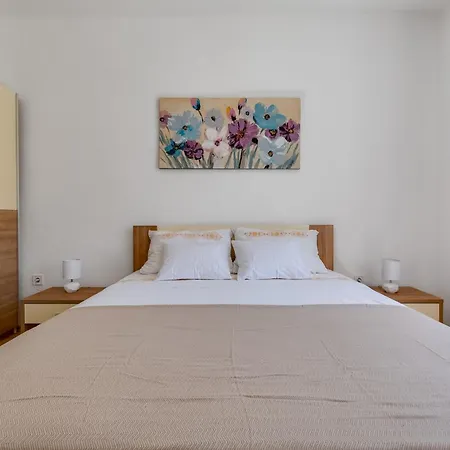 펜션 Holiday House With Heated Pool In A Rural Setting *