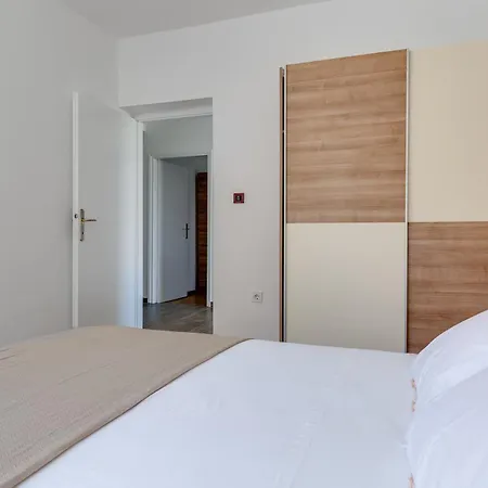 펜션 Holiday House With Heated Pool In A Rural Setting *