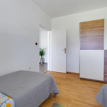 펜션 Holiday House With Heated Pool In A Rural Setting Poljica (Zadar)