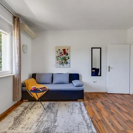 Holiday House With Heated Pool In A Rural Setting 펜션 Poljica (Zadar)