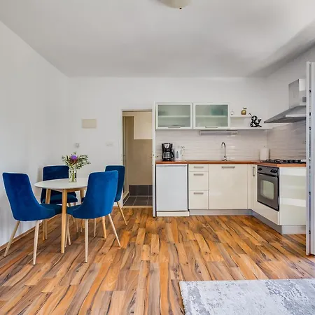 펜션 Holiday House With Heated Pool In A Rural Setting Poljica (Zadar)